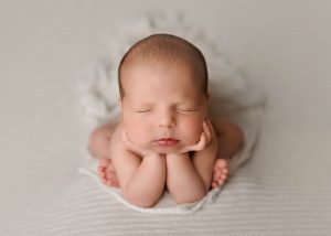 best Boston newborn photographer, maternity photography Boston, newborn photography near me, maternity photographer near me Walpole MA