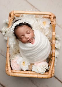 best Boston newborn photographer, maternity photography Boston, newborn photography near me, maternity photographer near me Walpole MA