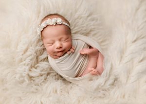 best Boston newborn photographer, maternity photography Boston, newborn photography near me, maternity photographer near me Walpole MA