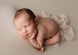 best Boston newborn photographer, maternity photography Boston, newborn photography near me, maternity photographer near me Walpole MA