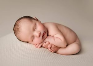 best Boston newborn photographer, maternity photography Boston, newborn photography near me, maternity photographer near me Walpole MA