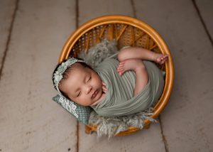 best Boston newborn photographer, maternity photography Boston, newborn photography near me, maternity photographer near me Walpole MA