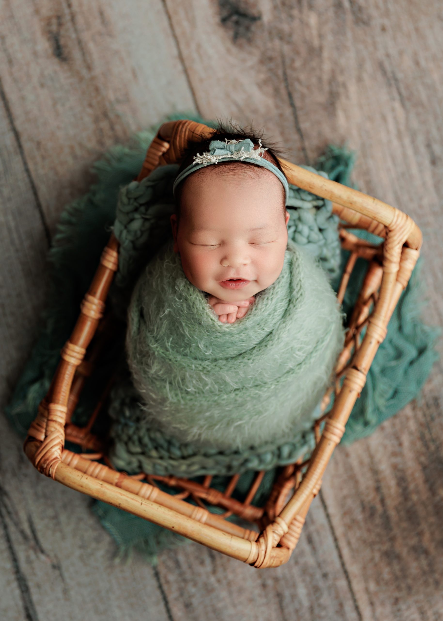 medfield ma newborn photographer, newborn photography near me, professional newborn photos, newborn portrait studio